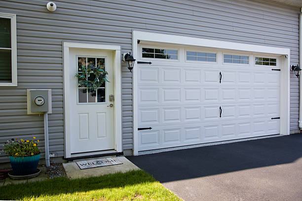 24/7 Emergency Garage Door Panel Replacement experts in Keokea, HI